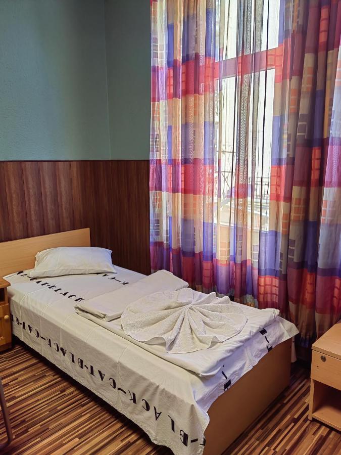 Km!Sofia - Стаи За Гости Luaran gambar